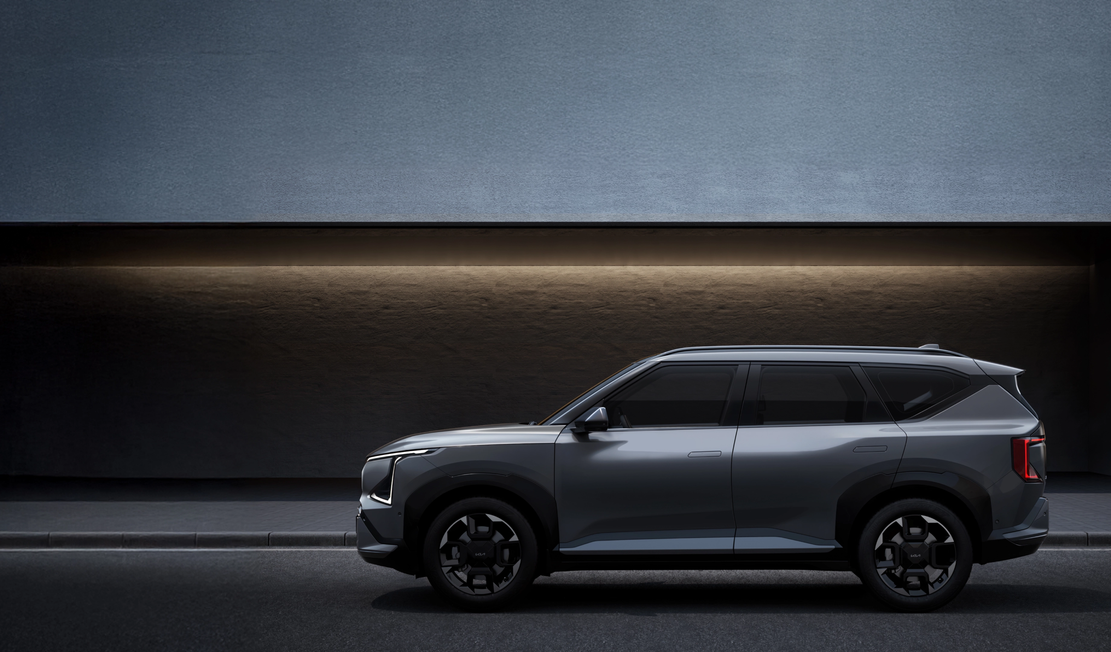 Side profile image of Kia EV9