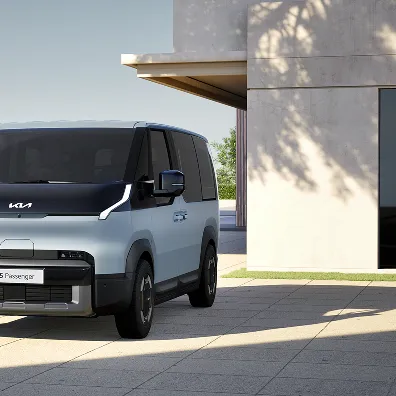 Kia PV5 side view image