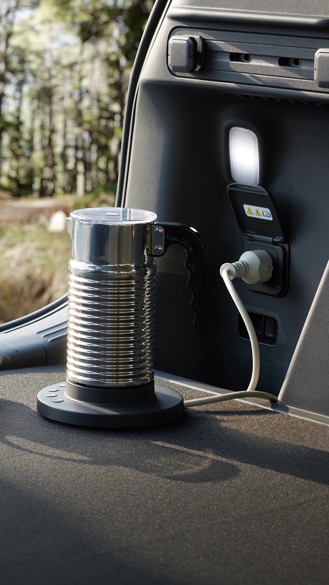 Image showing electronic devices powered by the vehicle’s V2L function