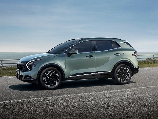 Short wheelbase version of the fifth-generation Kia Sportage