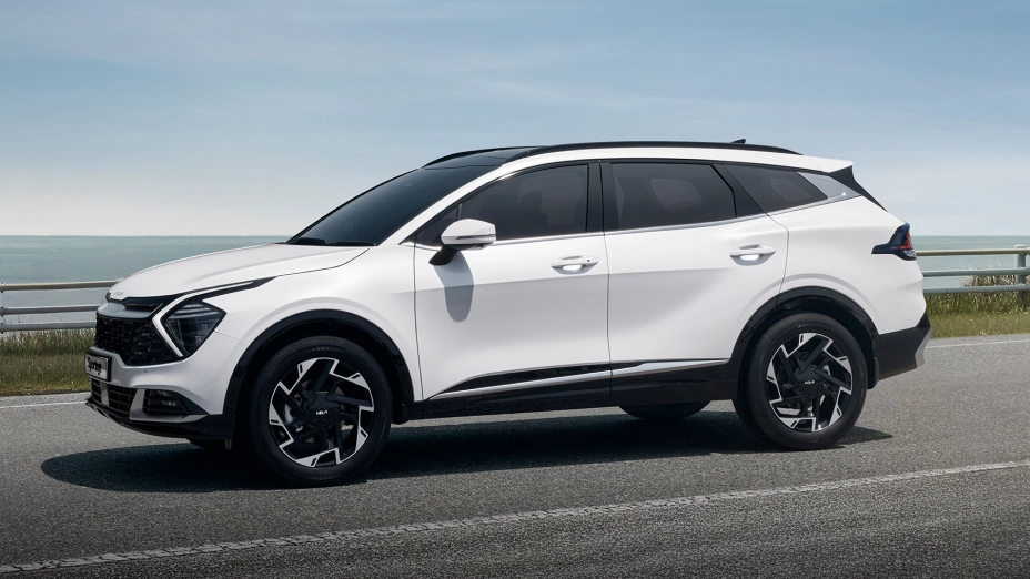 Long wheelbase version of the fifth-generation Kia Sportage