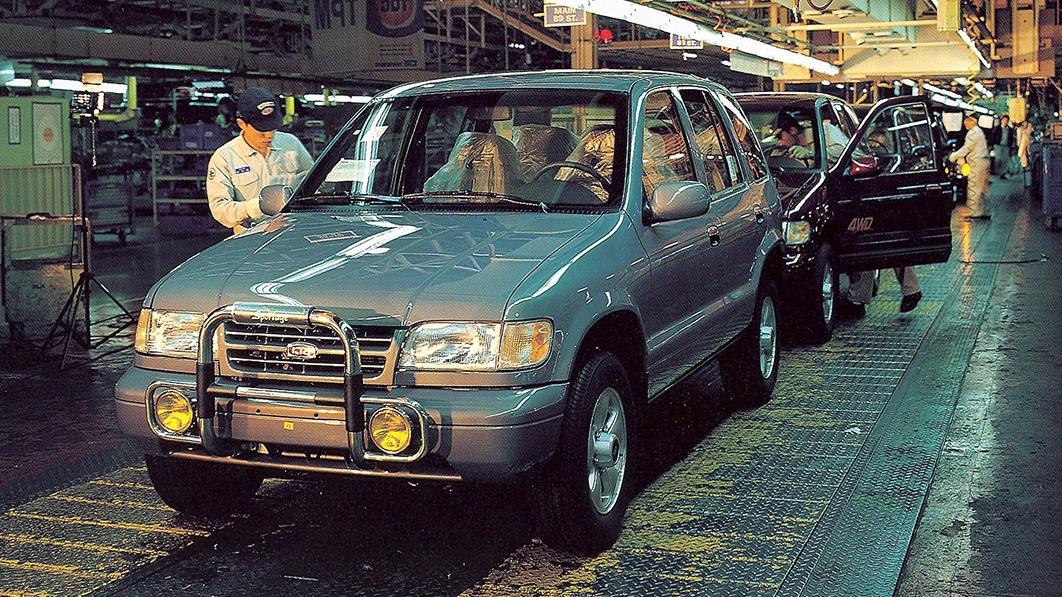 The first-generation Kia Sportage being assembled on a production line